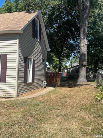 $73,900 | 310 East Almond Street, Percy, IL 62272