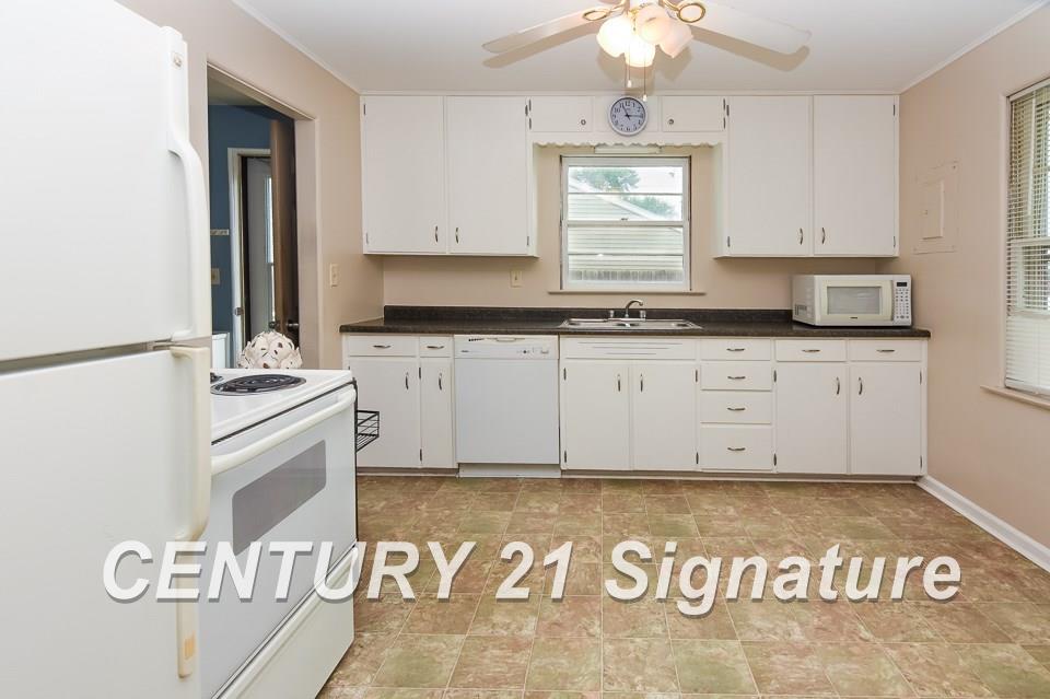 1085 East Washington Road Freeland, MI 48623 - Photo 9 of 16