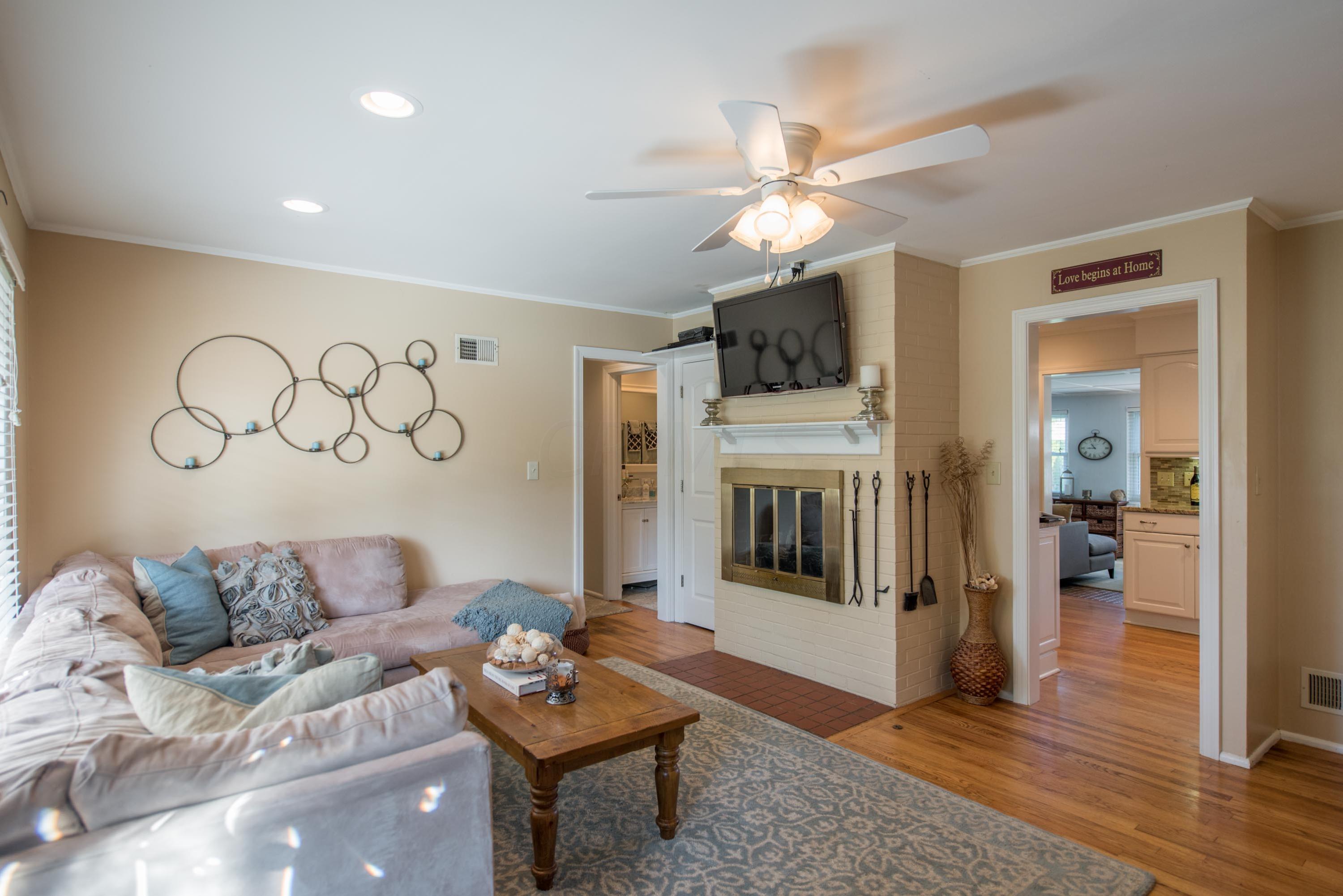 2006 Zollinger Road Columbus, OH 43221 - Photo 3 of 33 Gallery Image 3
