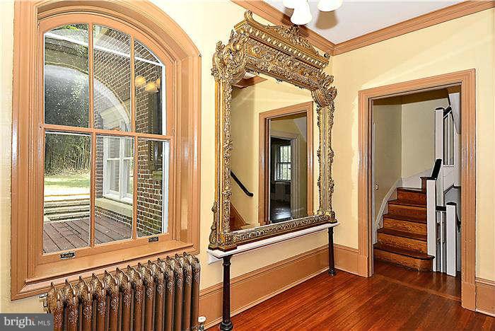 504 Overhill Road Baltimore, MD 21210 - Photo 3 of 29 Interior (General)