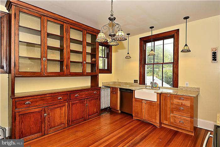 504 Overhill Road Baltimore, MD 21210 - Photo 4 of 29 Kitchen