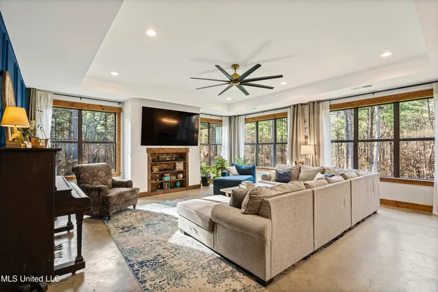 $609,900 | 6720 Thyatira Tyro, Como, MS 38619