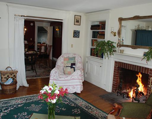 68 High Street Saco, ME 04072 - Photo 5 of 25 Living Room. Unit 201
