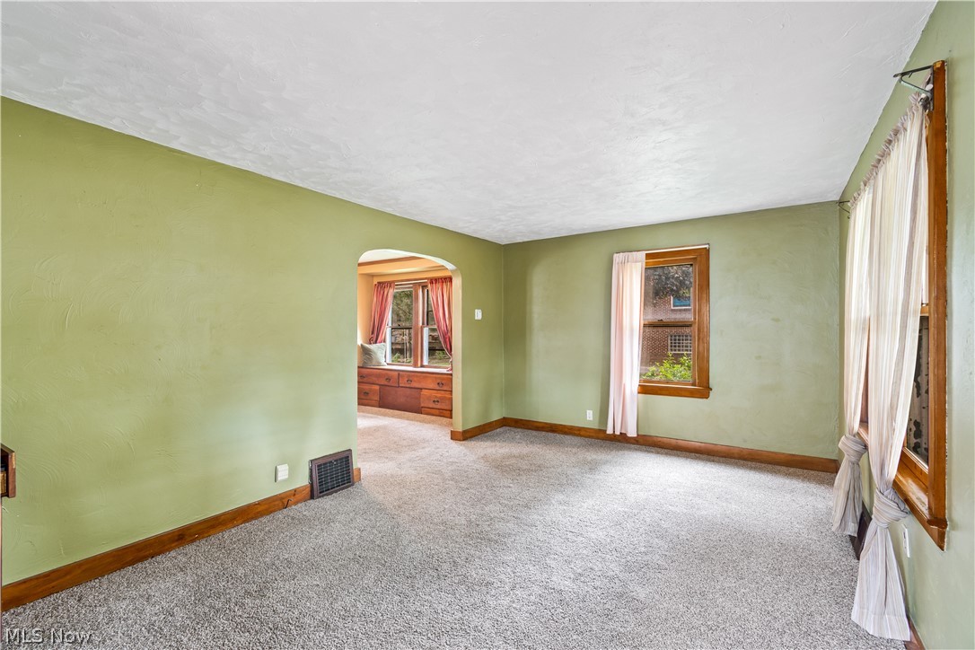 591 Darrow Road Akron, OH 44305 - Photo 15 of 34