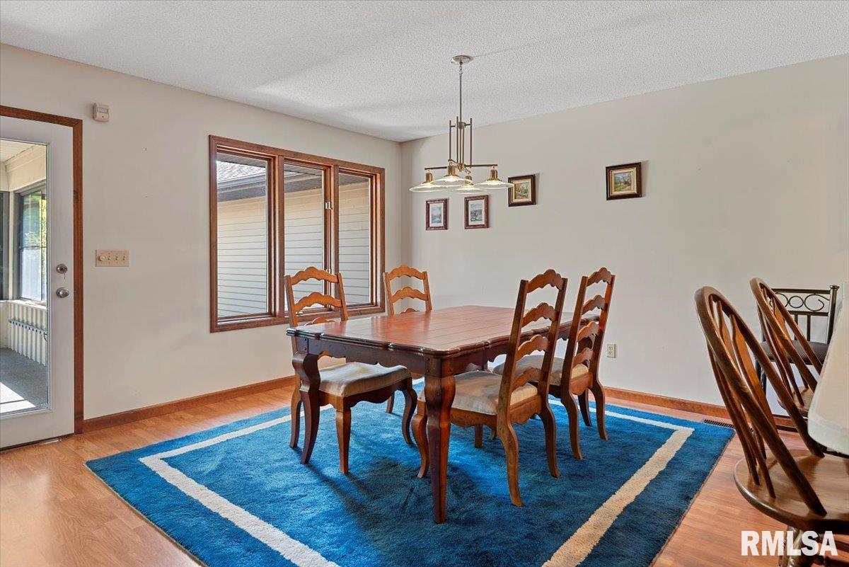 2104 Sunstone Court Springfield, IL 62704 - Photo 13 of 38 Gallery Image 13