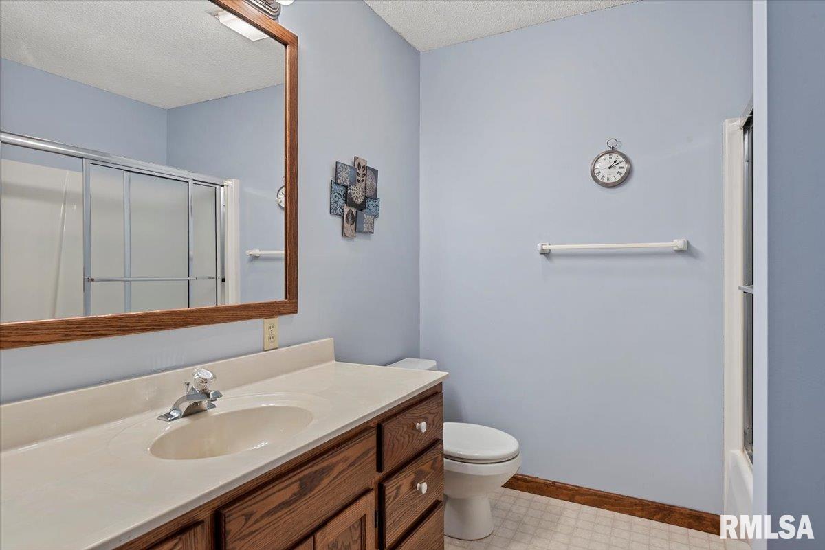 2104 Sunstone Court Springfield, IL 62704 - Photo 24 of 38 Gallery Image 24