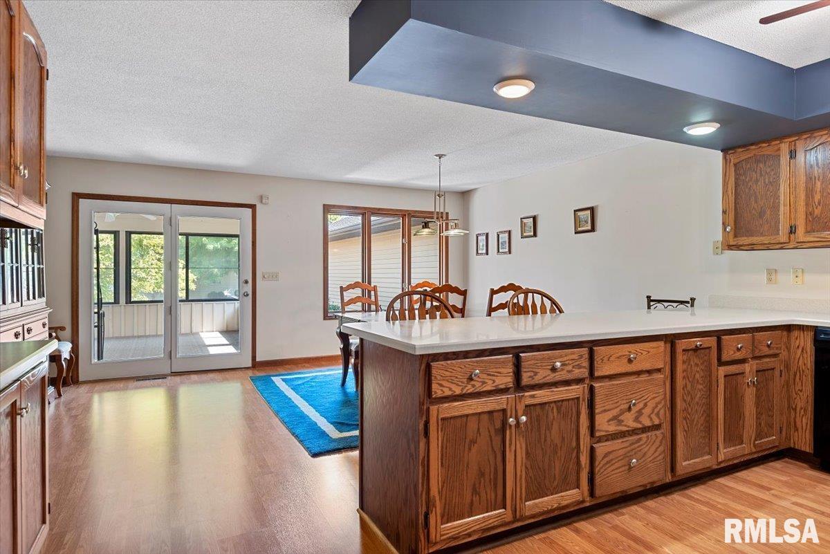 2104 Sunstone Court Springfield, IL 62704 - Photo 9 of 38 Gallery Image 9