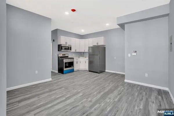 $1,600 | 155-157 Clifton Avenue, Newark, NJ 07104