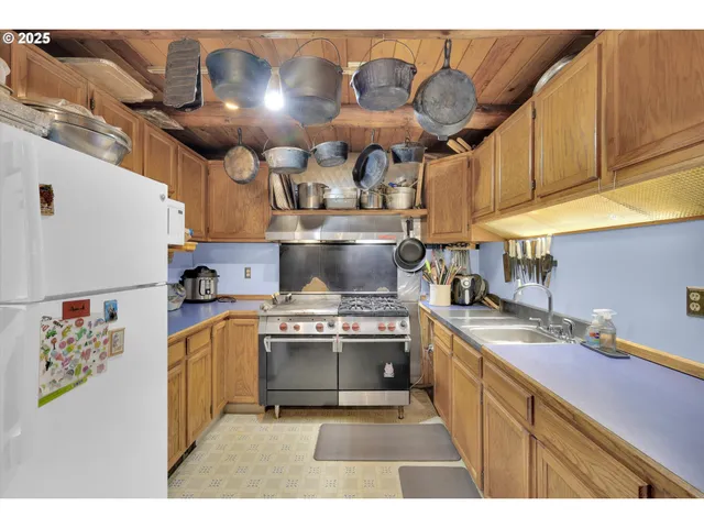 $1,300,000 | Undisclosed Address, Scotts Mills, OR 97375