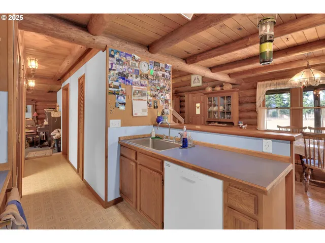 $1,300,000 | Undisclosed Address, Scotts Mills, OR 97375