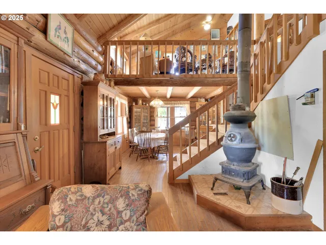$1,300,000 | Undisclosed Address, Scotts Mills, OR 97375