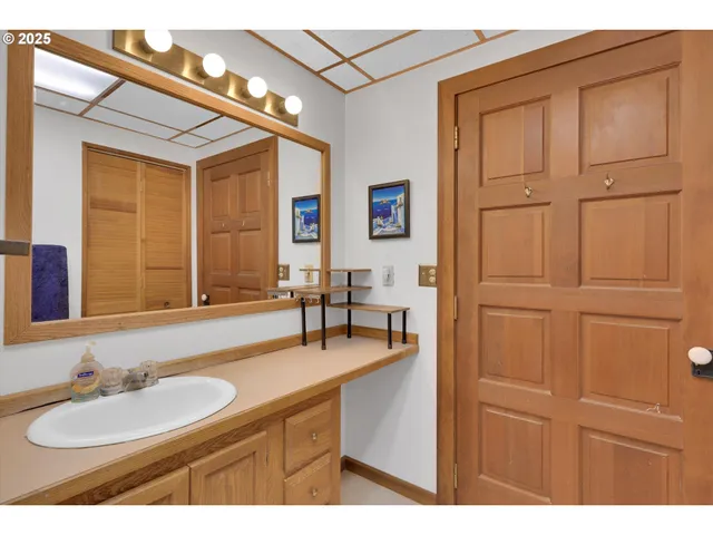 $1,300,000 | Undisclosed Address, Scotts Mills, OR 97375