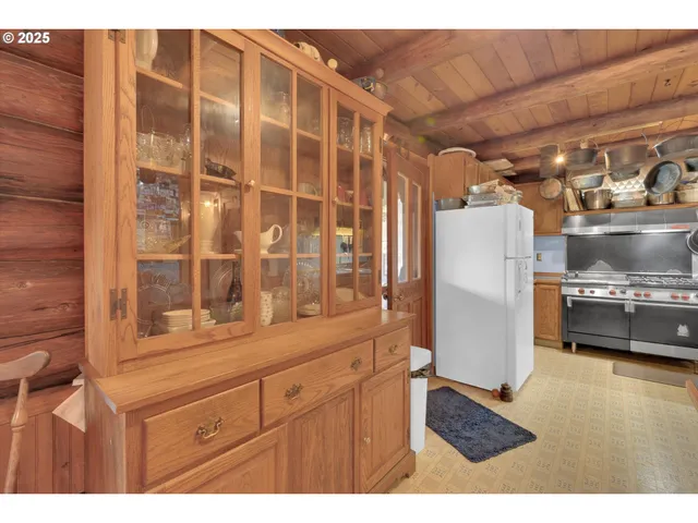 $1,300,000 | Undisclosed Address, Scotts Mills, OR 97375