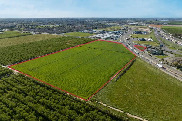 $4,999,000 | 99 Golden State Highway, Turlock, CA 95382