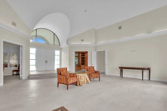 a bath room with a toilet