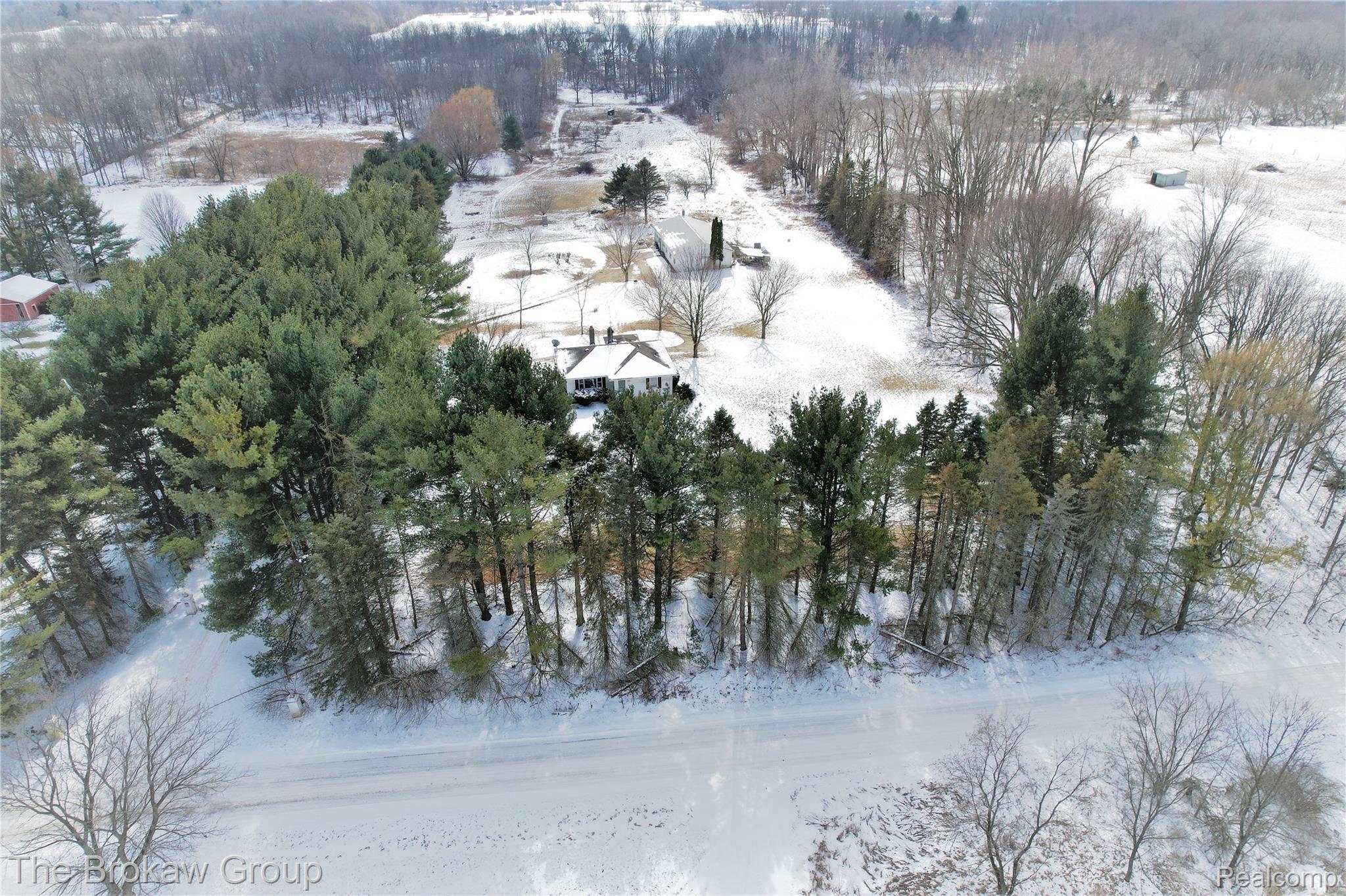 9200 Schrepfer Road Howell, MI 48855 - Photo 2 of 58 DJI_0123 (2) - Copy.JPG