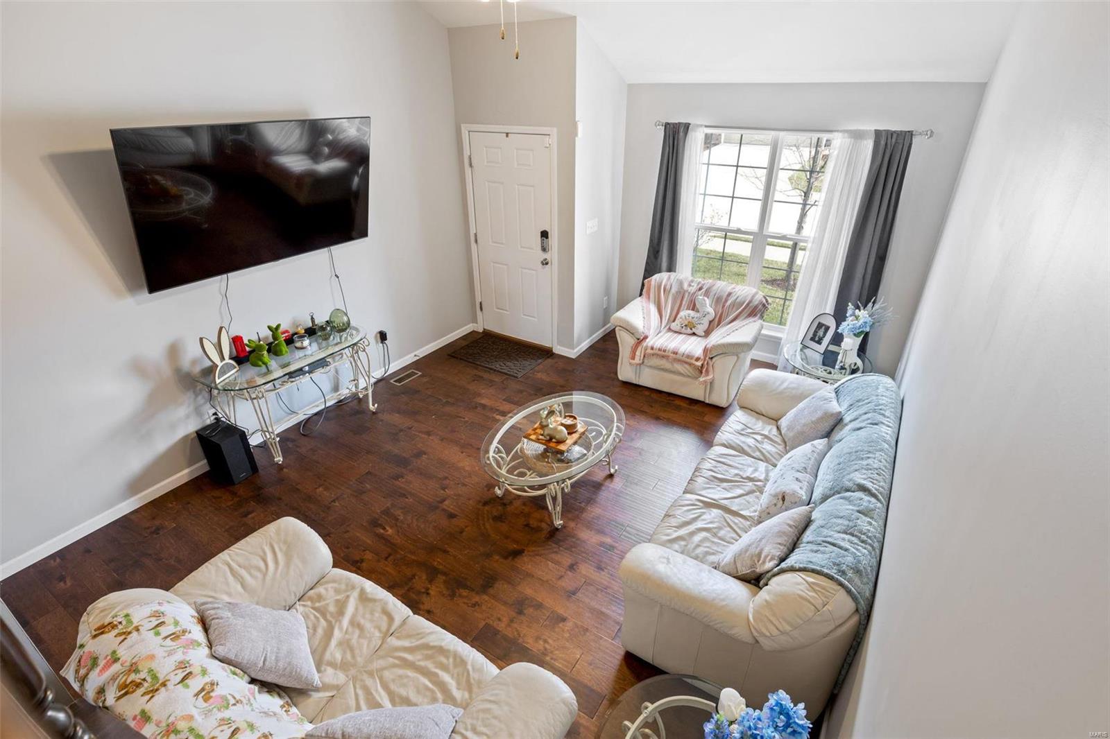 5377 Trailhead Court Eureka, MO 63025 - Photo 3 of 45