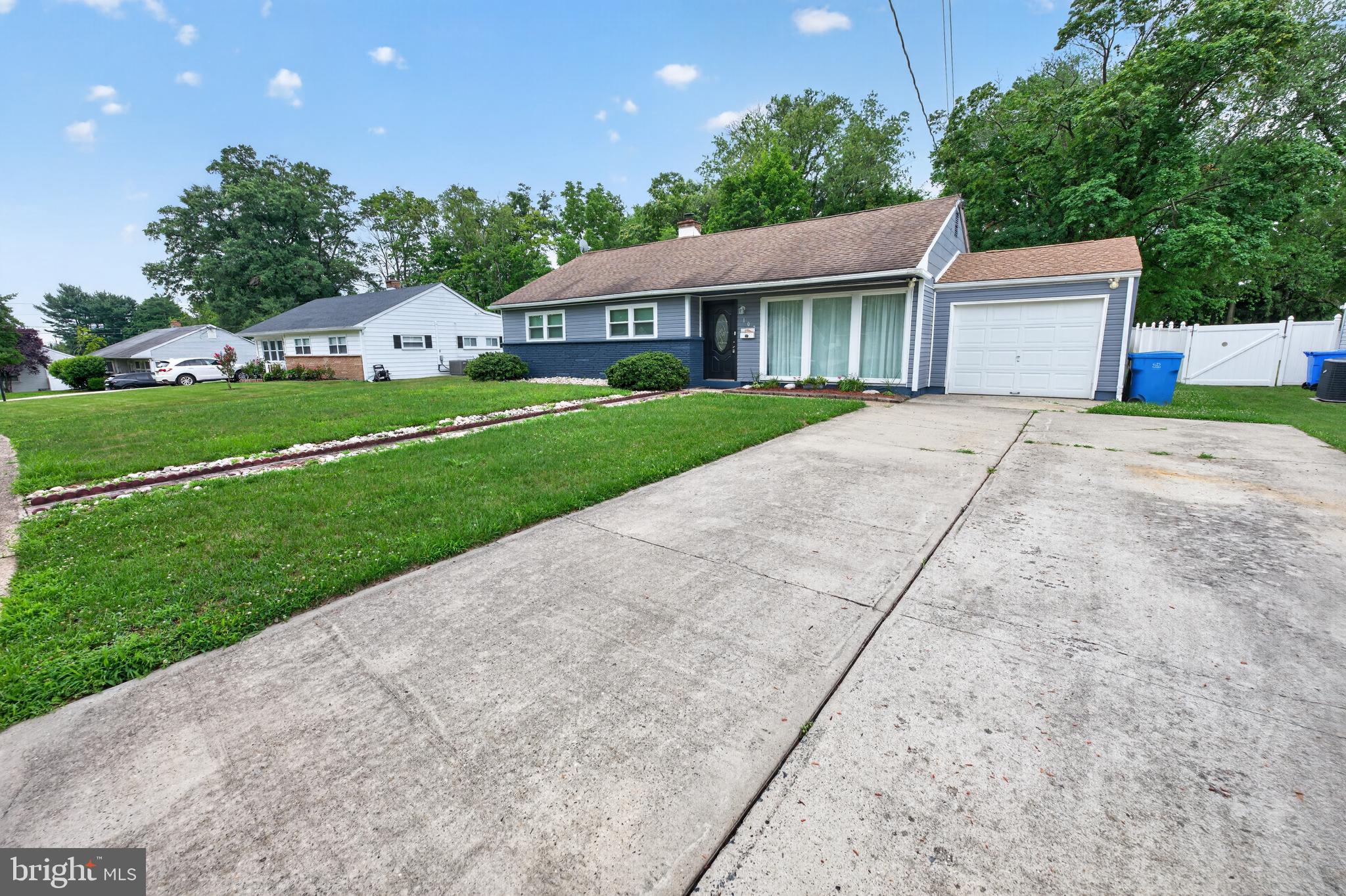102 Ramble Road Cherry Hill, NJ 08034 - Photo 3 of 27