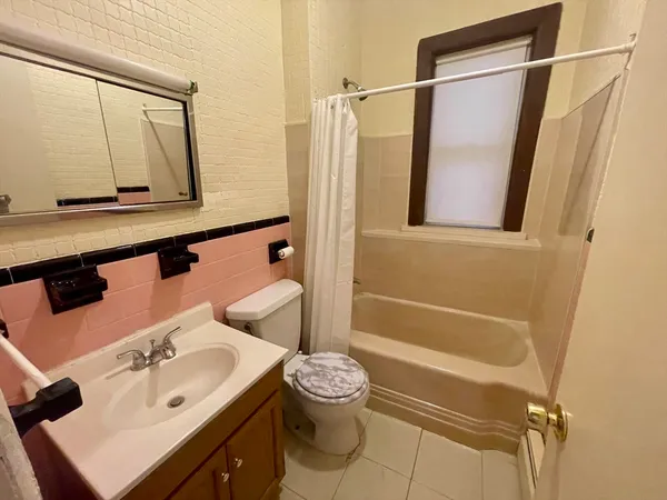 $2,400 | 136 Saratoga Street, Unit 2, Boston, MA 02128