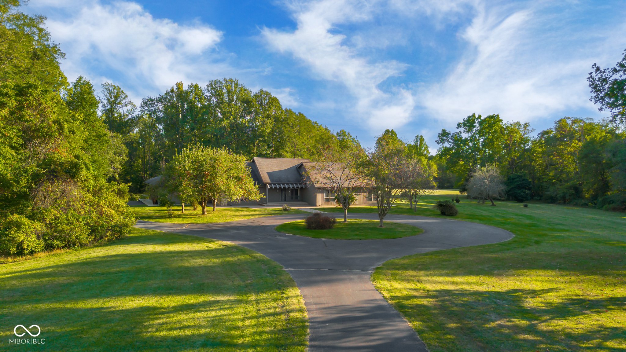 5285 West Carr Hill Road Columbus, IN 47201 - Photo 1 of 96 Gallery Image 1
