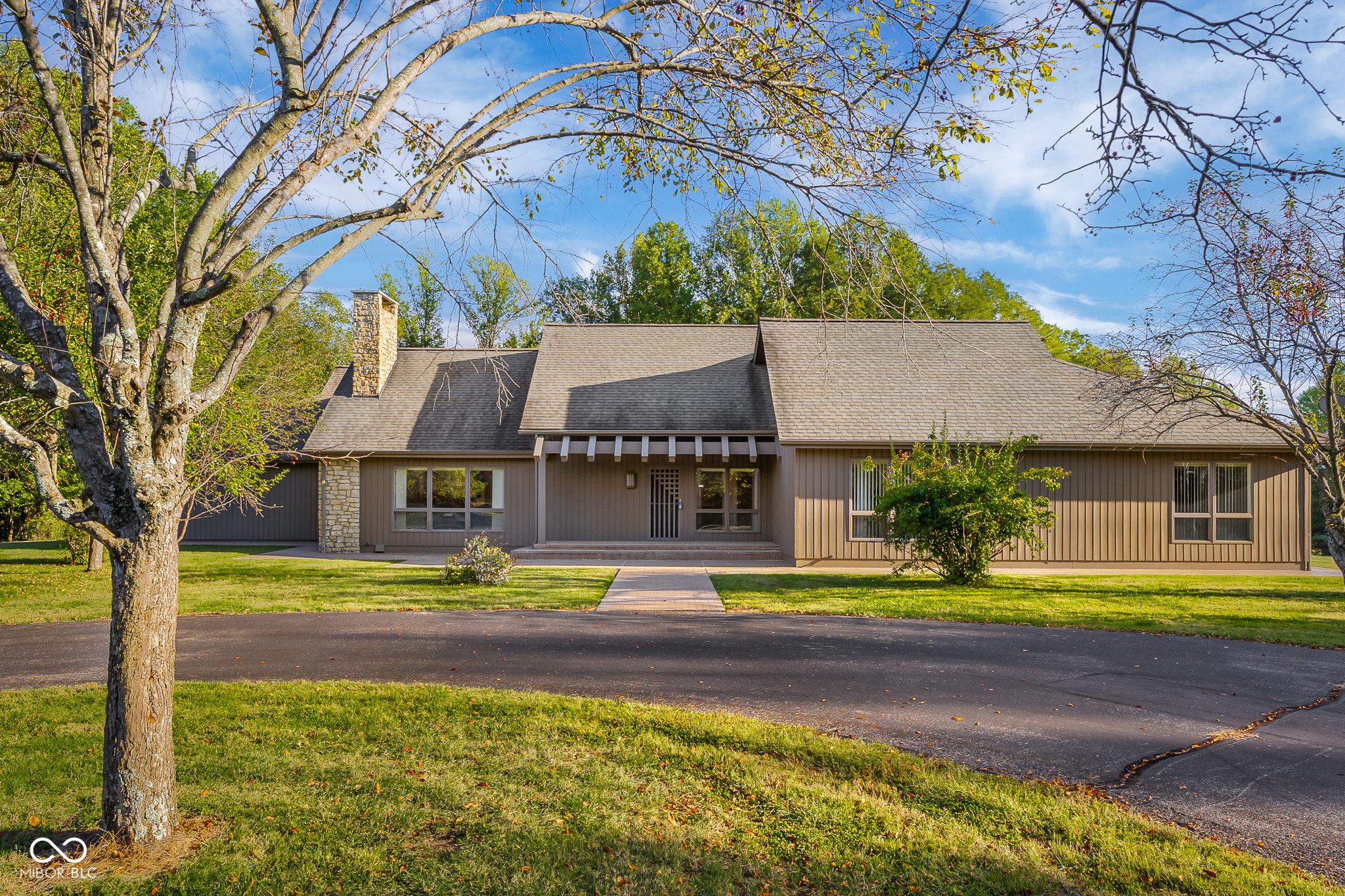 5285 West Carr Hill Road Columbus, IN 47201 - Photo 3 of 96 Gallery Image 3