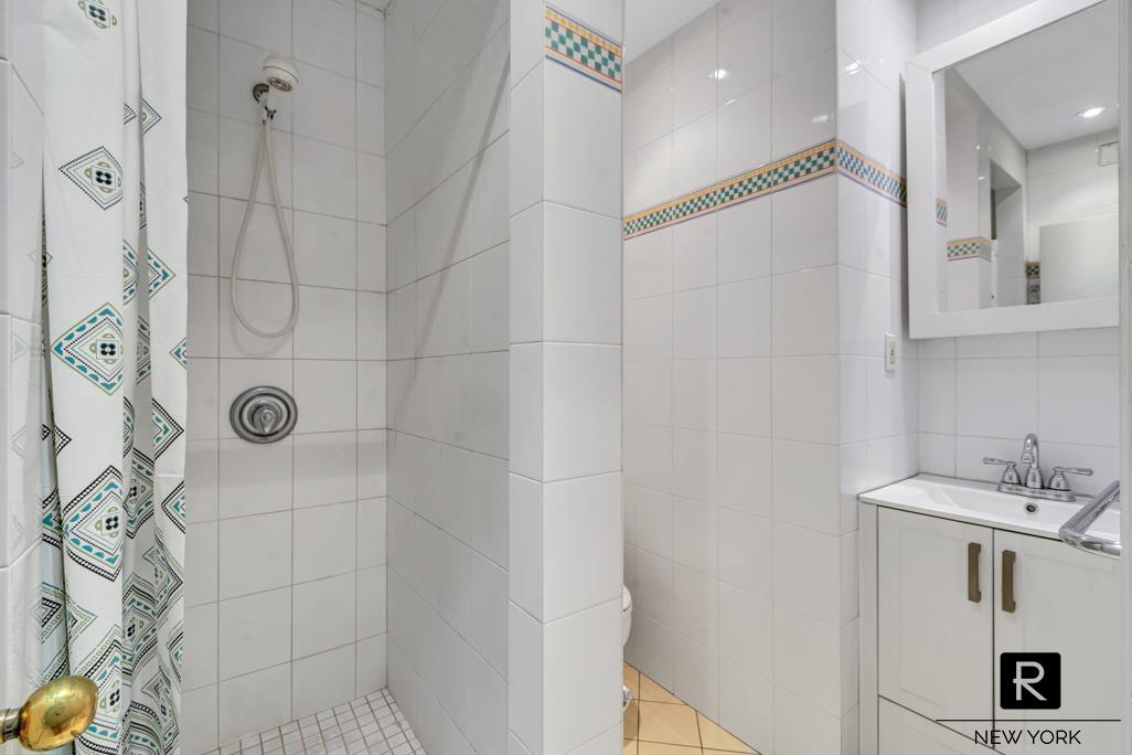 216 East 75th Street, Unit 1W2W Manhattan, NY 10021 - Photo 17 of 20