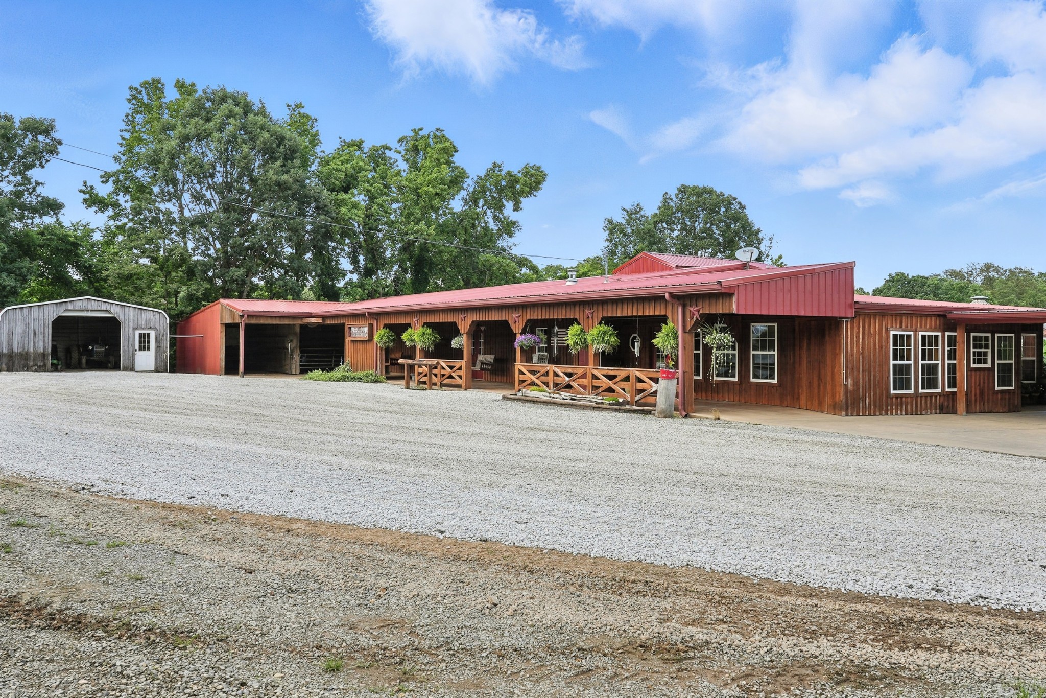 1880 Clydeton Road Waverly, TN 37185 - Photo 11 of 85 a front view of a house with porch