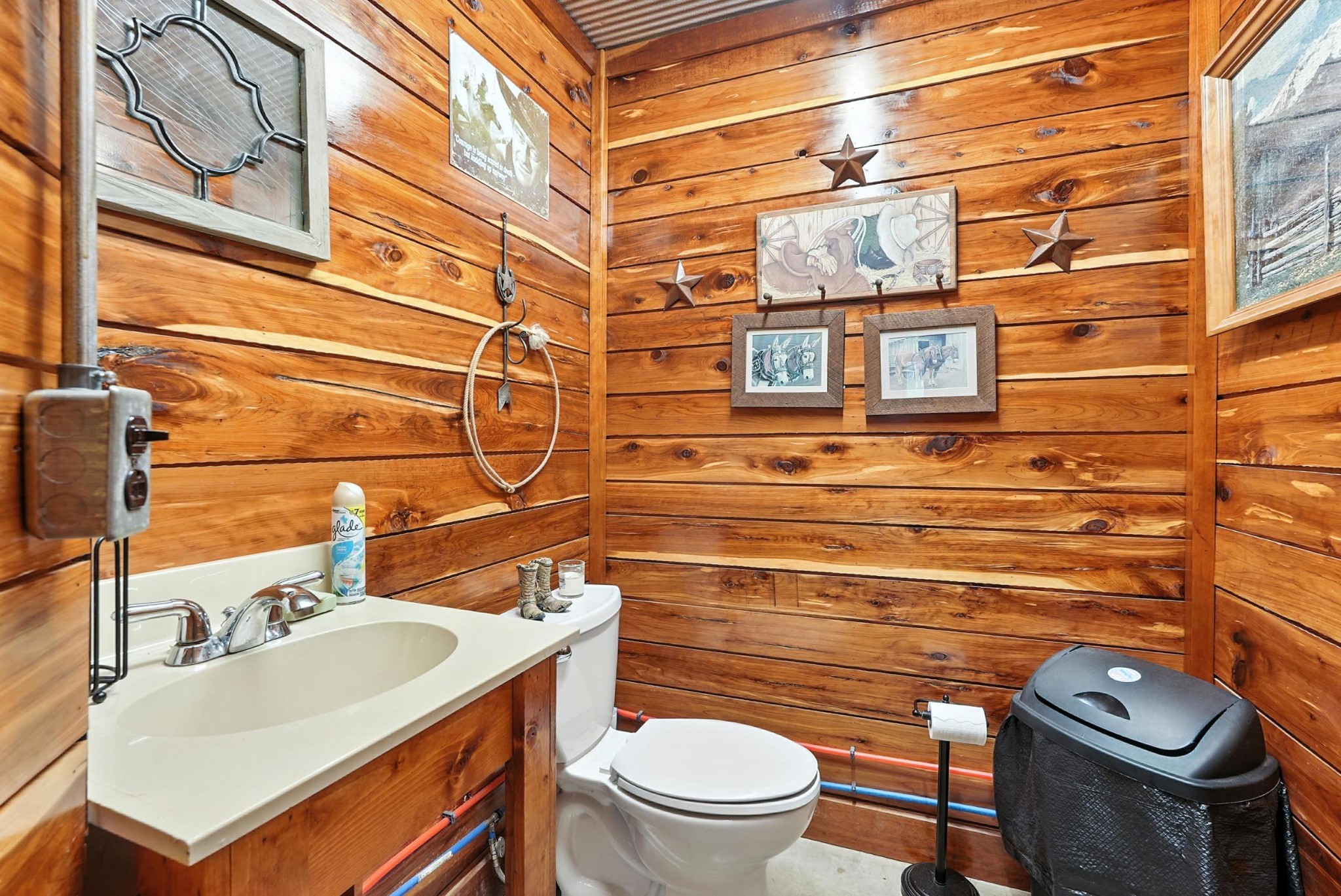 1880 Clydeton Road Waverly, TN 37185 - Photo 22 of 85 a bathroom with a toilet and a sink