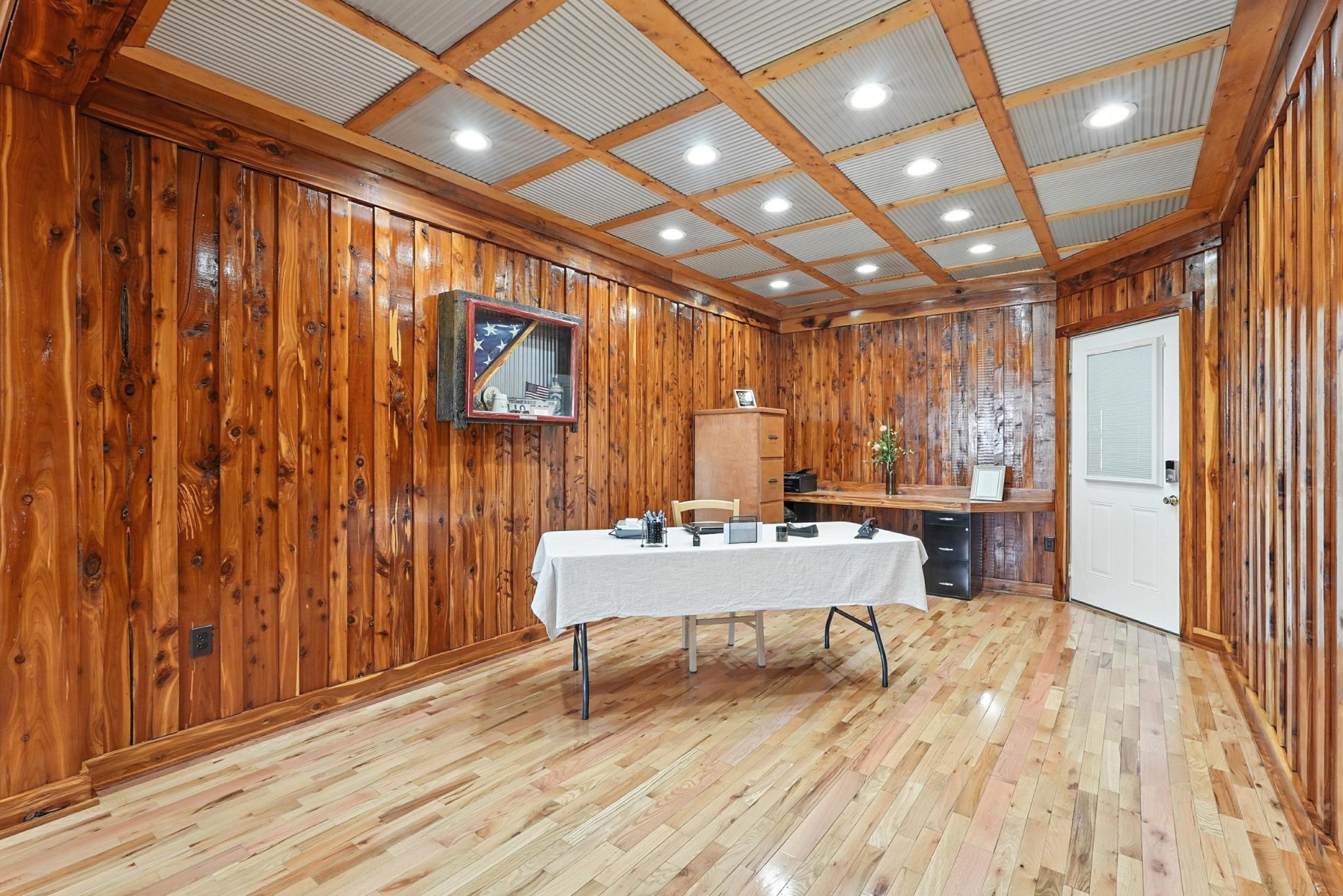 1880 Clydeton Road Waverly, TN 37185 - Photo 49 of 85 a room with furniture