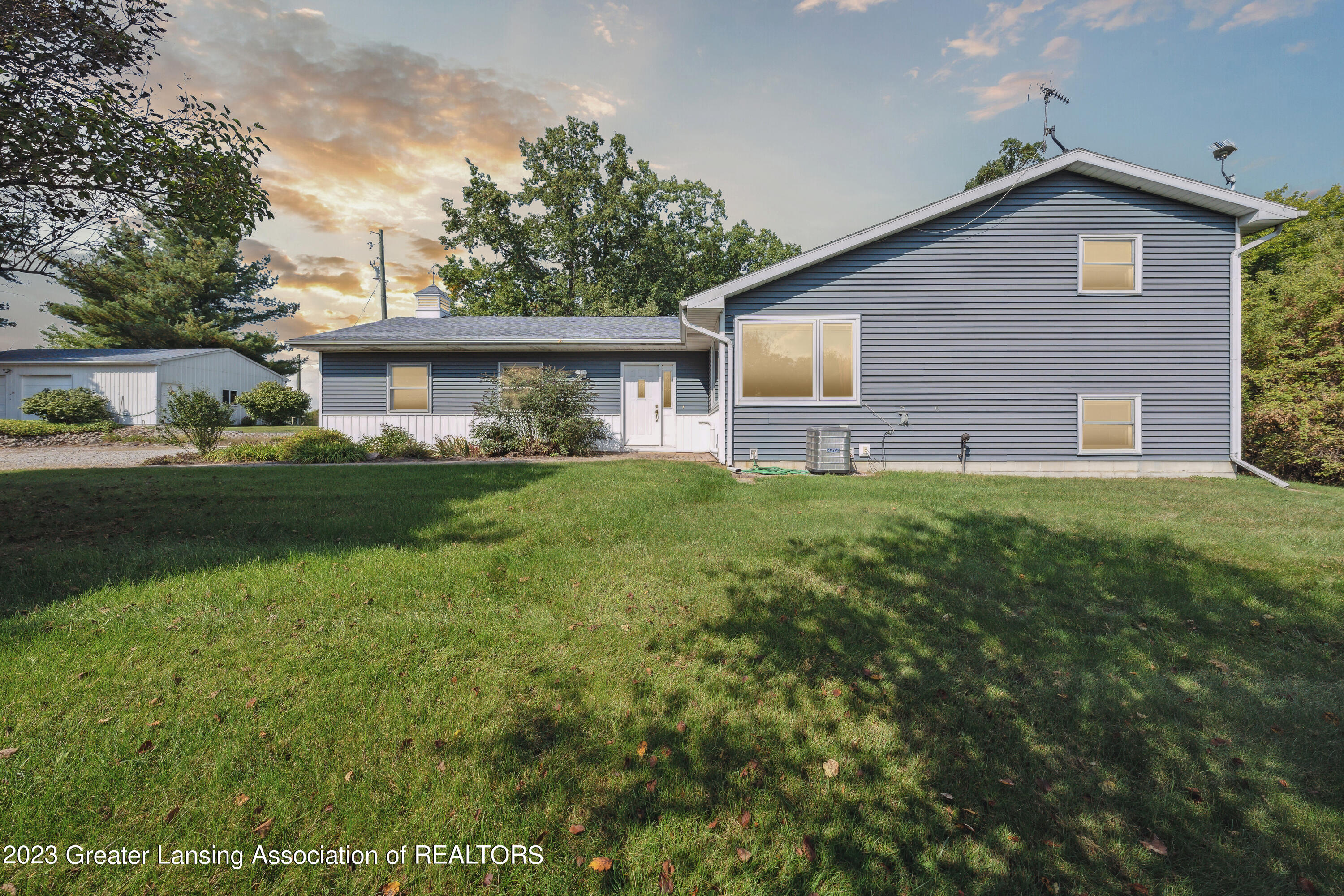 5890 Bellevue Road Eaton Rapids, MI 48827 - Photo 1 of 62 5890 Bellevue (1)