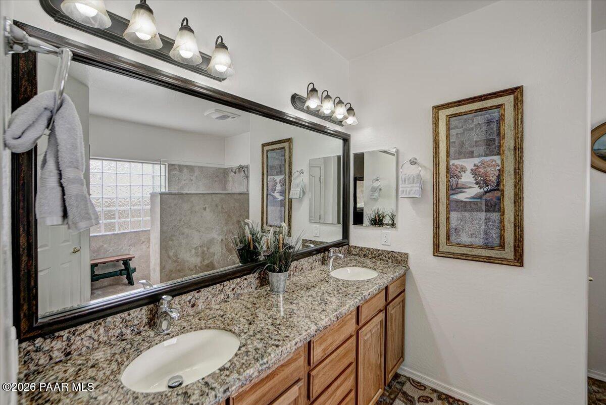 7915 North Sunset Ridge Prescott Valley, AZ 86315 - Photo 13 of 23 13-Primary Bathroom