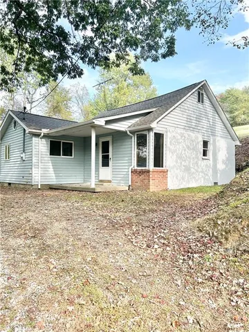 $133,900 | 418 Vance Drive, Burgettstown, PA 15021