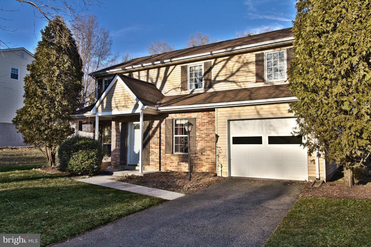 13725 Palm Road Woodbridge, VA 22193 - Photo 1 of 26 Exterior (Front)