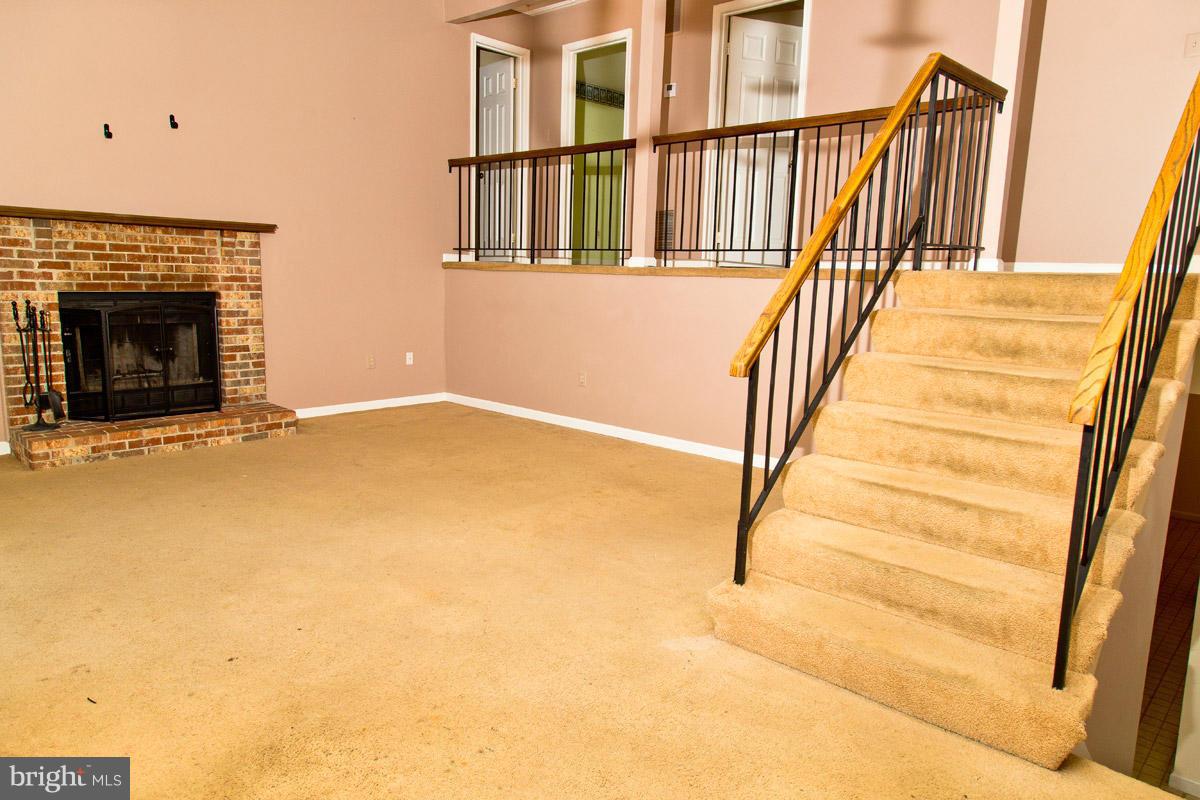 13725 Palm Road Woodbridge, VA 22193 - Photo 11 of 26 Family Room
