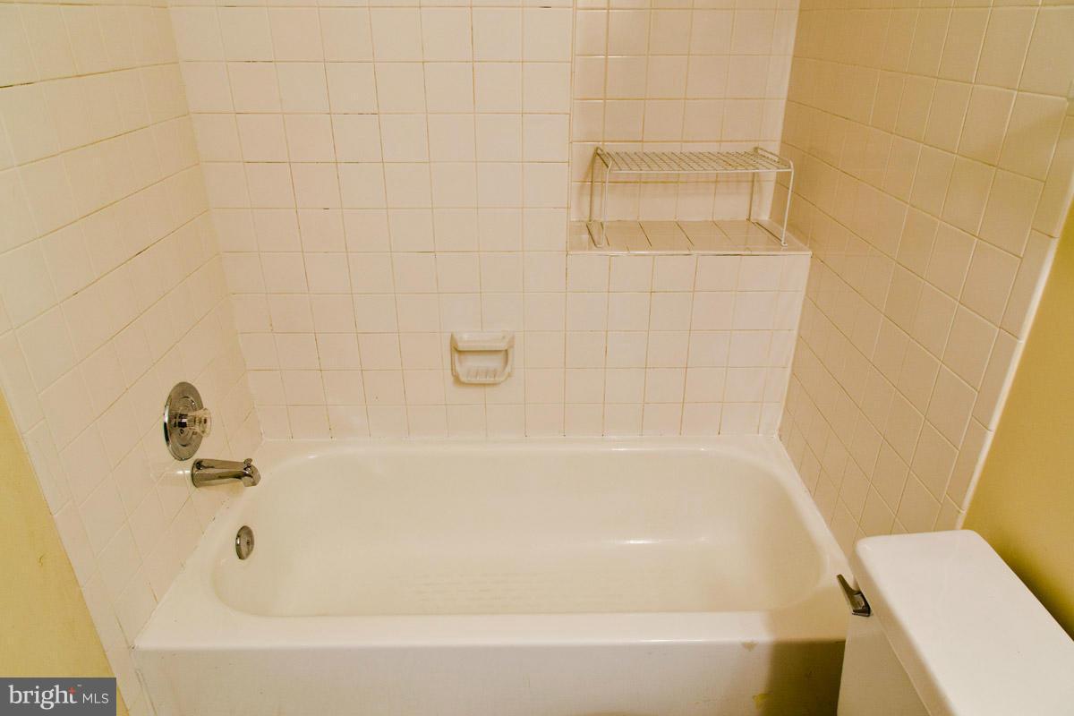 13725 Palm Road Woodbridge, VA 22193 - Photo 16 of 26 Bath