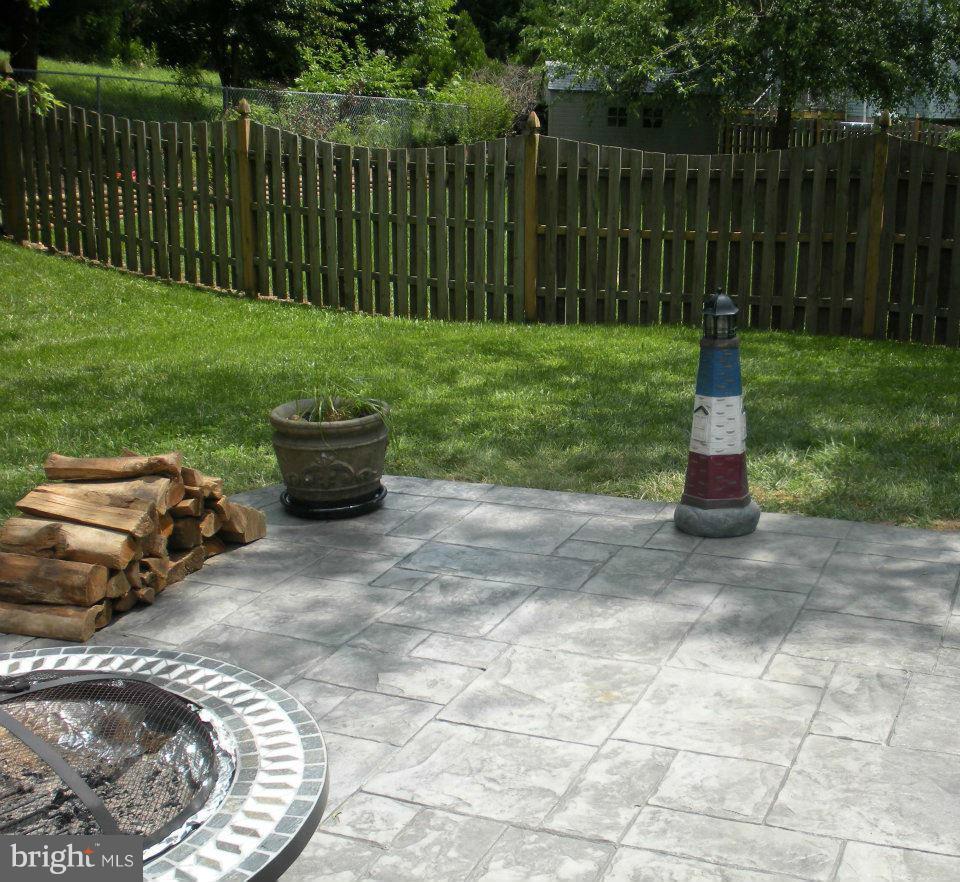13725 Palm Road Woodbridge, VA 22193 - Photo 25 of 26 Patio