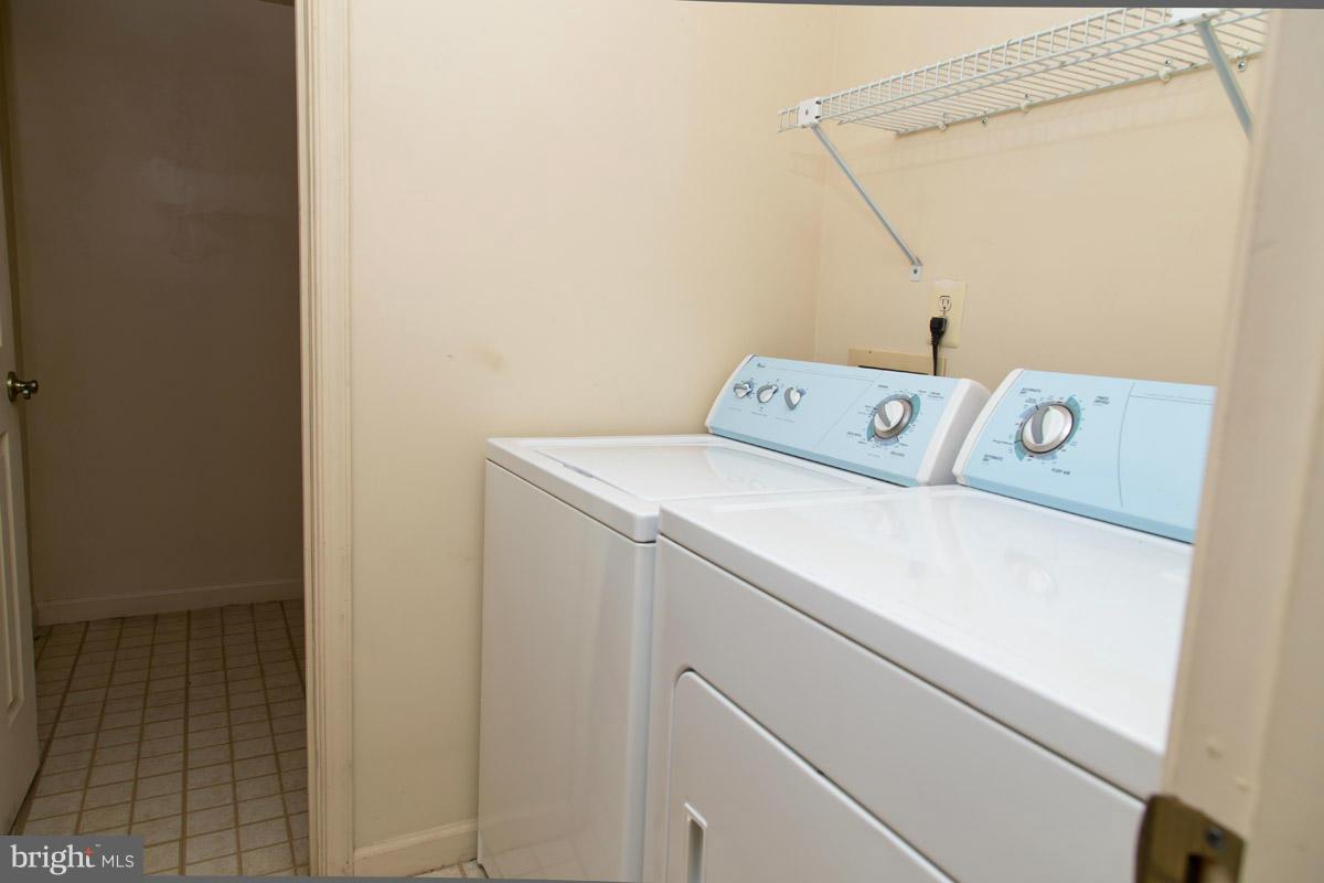 13725 Palm Road Woodbridge, VA 22193 - Photo 6 of 26 Laundry Room