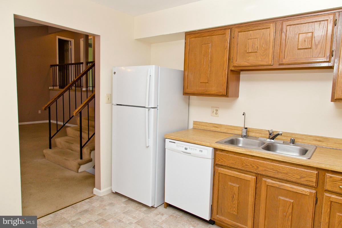 13725 Palm Road Woodbridge, VA 22193 - Photo 9 of 26 Kitchen