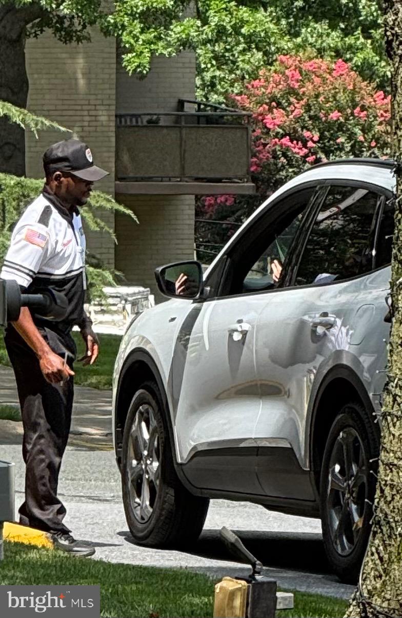 5225 Pooks Hill Road, Unit 1128S Bethesda, MD 20814 - Photo 3 of 61