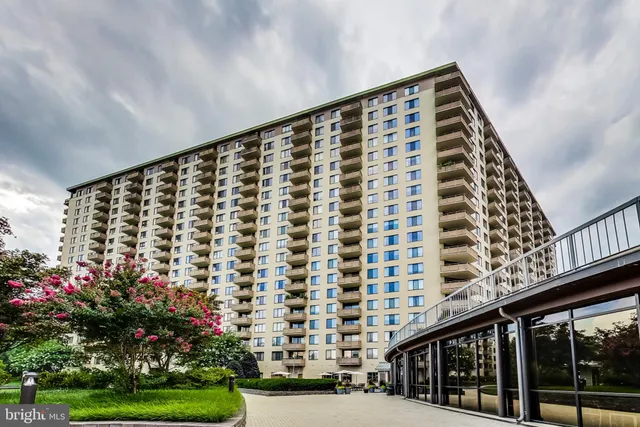 $280,000 | 5225 Pooks Hill Road, Unit 1128S, Bethesda, MD 20814