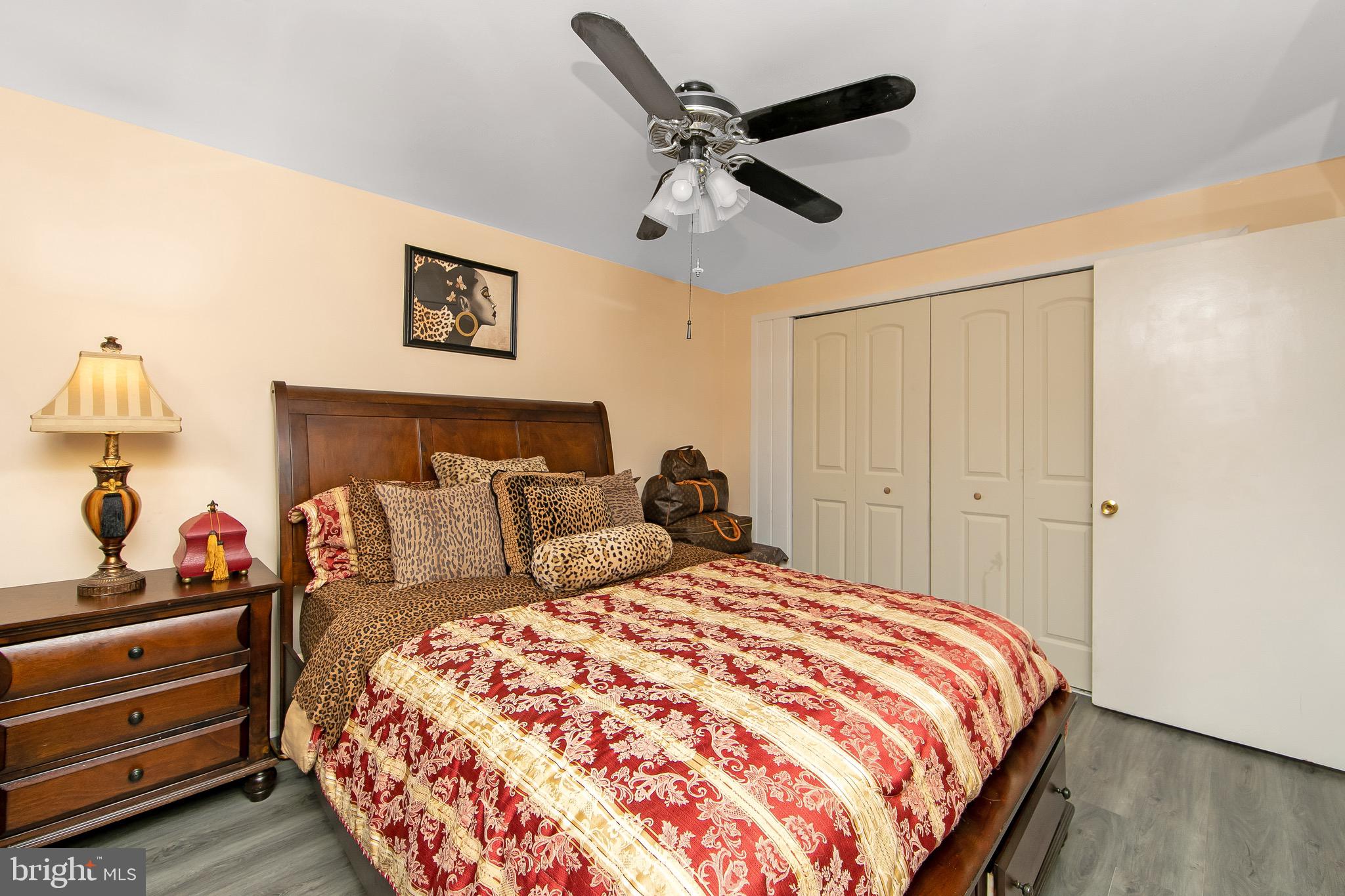 40 Rittenhouse Drive Willingboro, NJ 08046 - Photo 18 of 32 a bedroom with bed and window