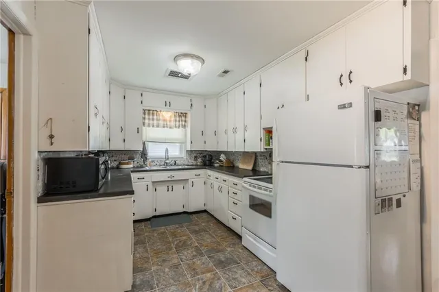 $130,000 | 108 East 7th Street, Urich, MO 64788