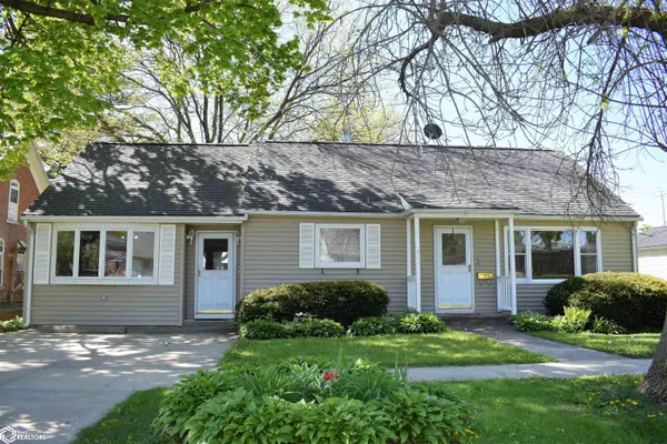 $120,000 | 916 3rd Avenue, Ackley, IA 50601