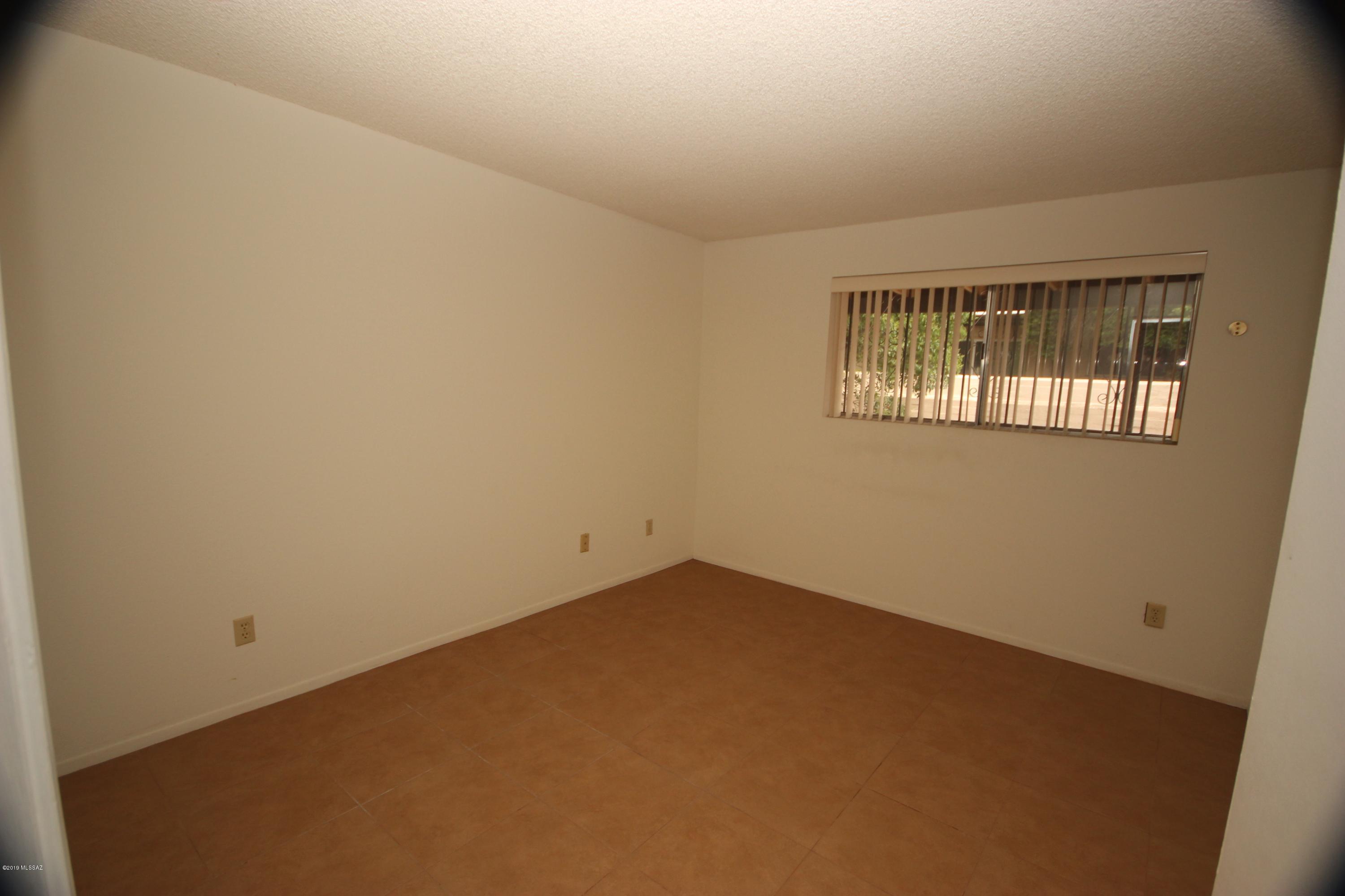 285 South Kolb Road, Unit 17 Tucson, AZ 85710 - Photo 11 of 22