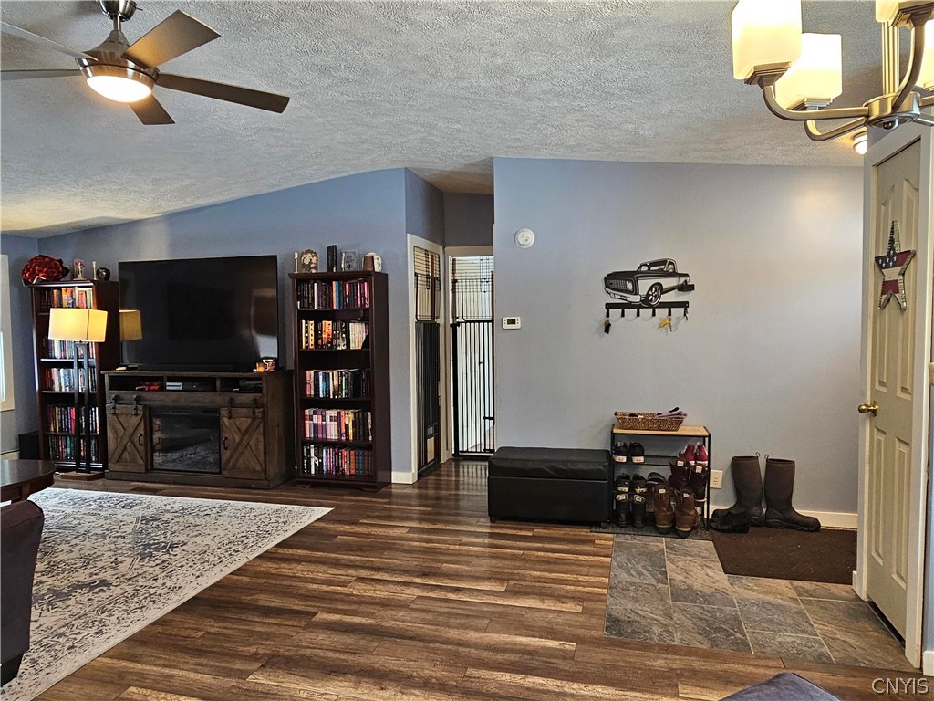 383 Peter Scott Road Schroeppel, NY 13132 - Photo 4 of 49