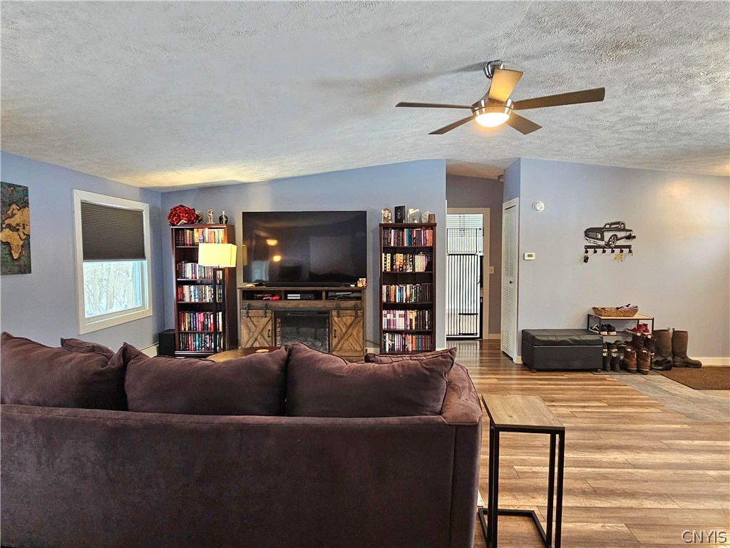 383 Peter Scott Road Schroeppel, NY 13132 - Photo 5 of 49