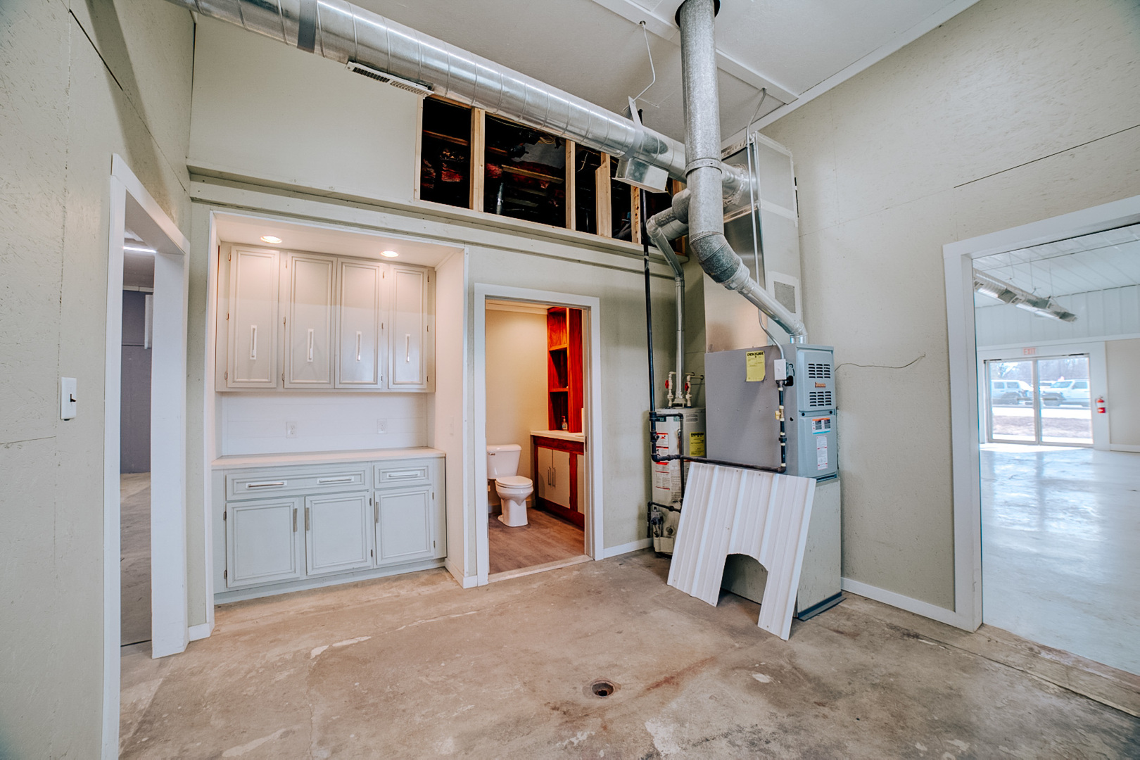 304 West Walnut Street Watseka, IL 60970 - Photo 24 of 28 a view of a house with an entryway