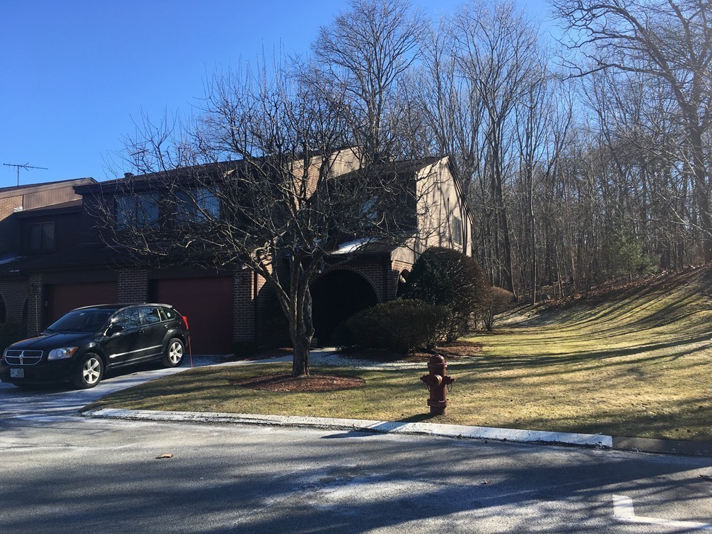20 Country Club Road, Unit 4 Peabody, MA 01960 - Photo 3 of 29 Gallery Image 3