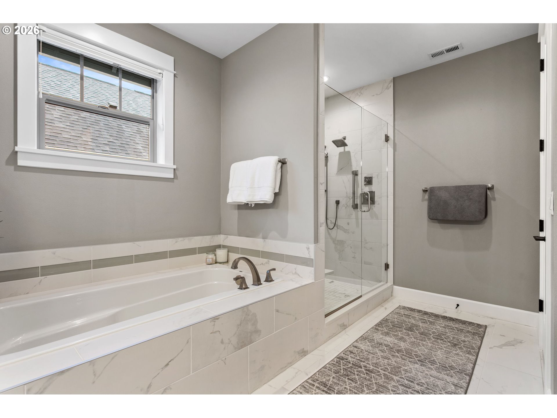 4051 Northwest 76th Avenue, Unit 110 Camas, WA 98607 - Photo 7 of 42 Owner's Suite Bathroom