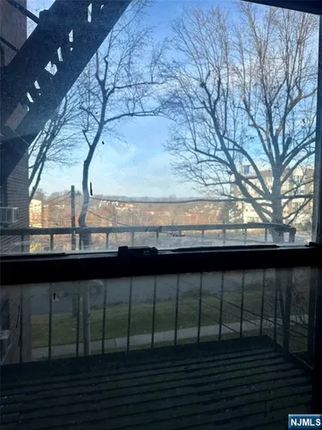 $219,000 | 3001 Edwin Avenue, Unit 2E, Fort Lee, NJ 07024